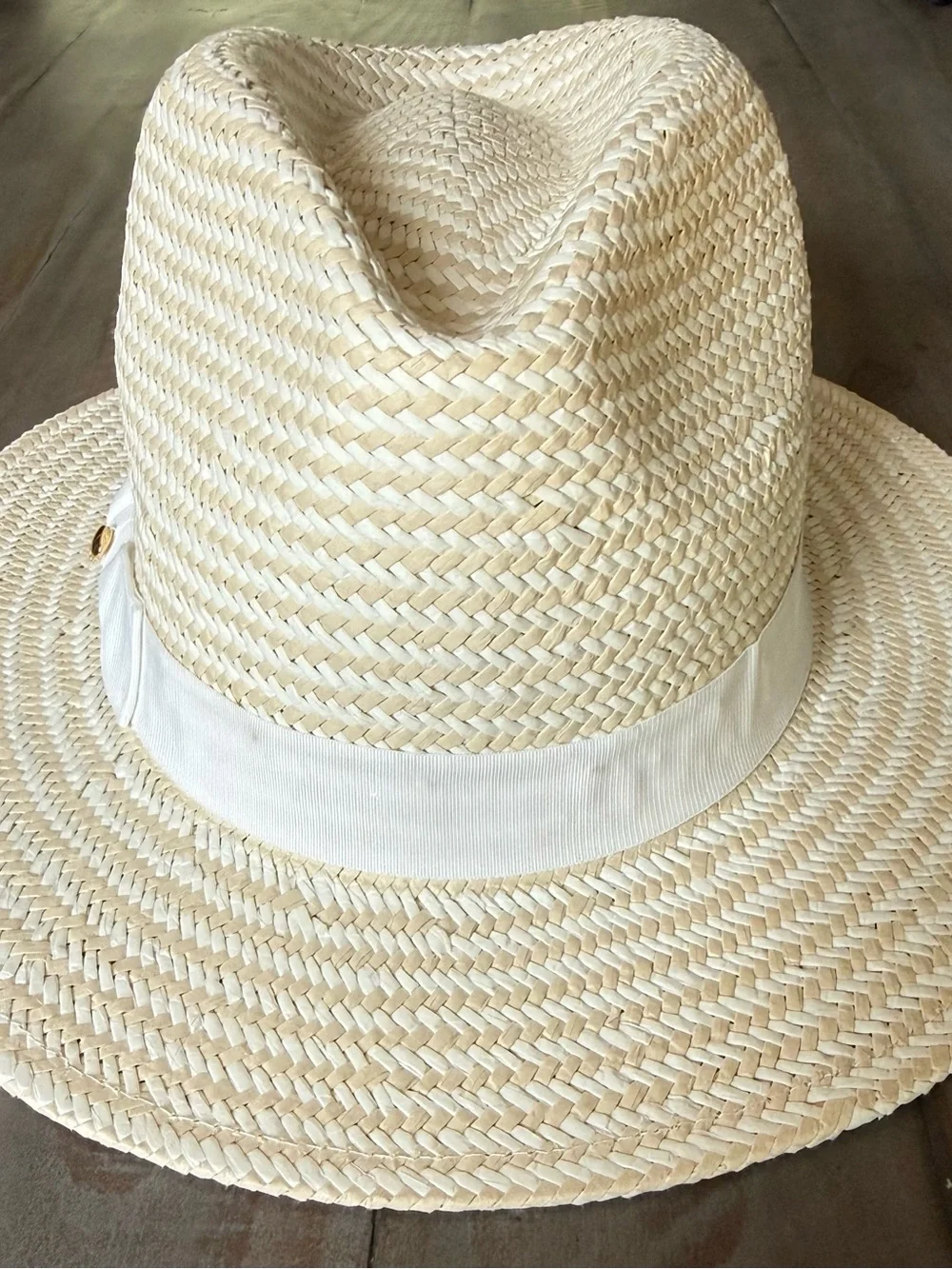 kate spade Natural Straw Hat with White Band gold spade logo
